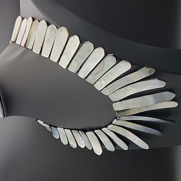 Elegant Rare Mother of Pearl Necklace 14" Double Sided Shell Choker Statement - Picture 4 of 10
